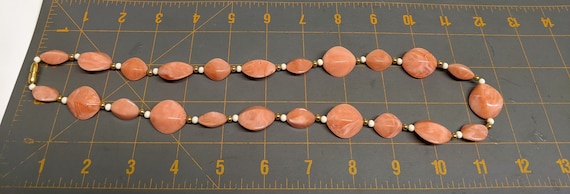 Vintage Peach And Cream Marbled Acrylic Bead Neck… - image 10