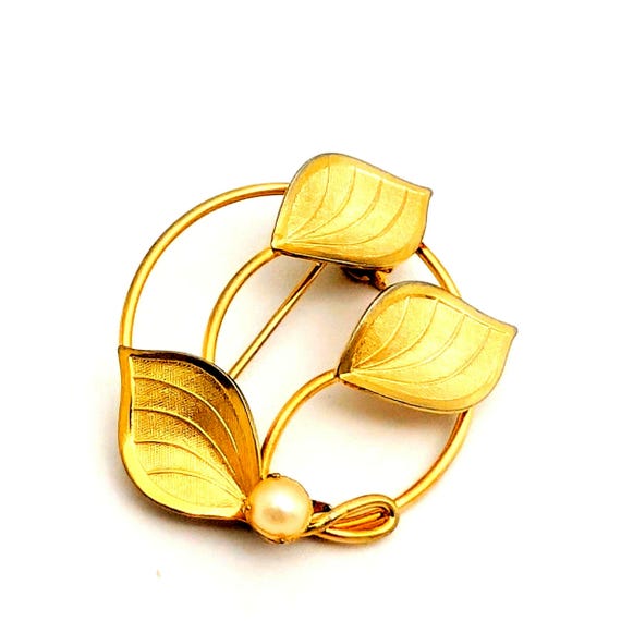 Celart 12k GF Gold Filled Round Pearl Leaf Brooch, Vintage Gold