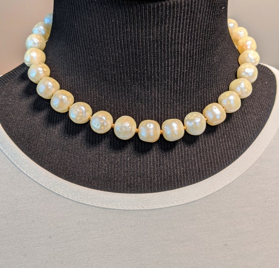 Crown Trifari Short Pearl Choker, Single Strand T… - image 2