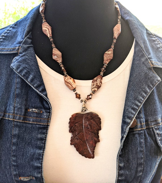 Carved Jasper Pendant Necklace Set, Natural Stone… - image 2