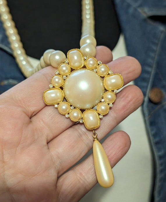 Vintage Richelieu Faux Pearl Pendant Necklace, Lo… - image 4