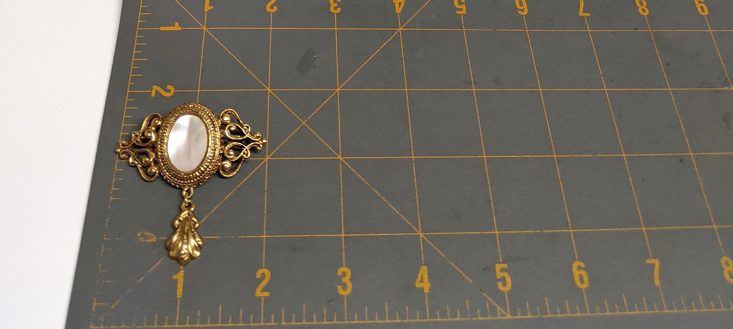Signed Florenza Gold Tone Dangling Brooch, Vintage Gold Tone