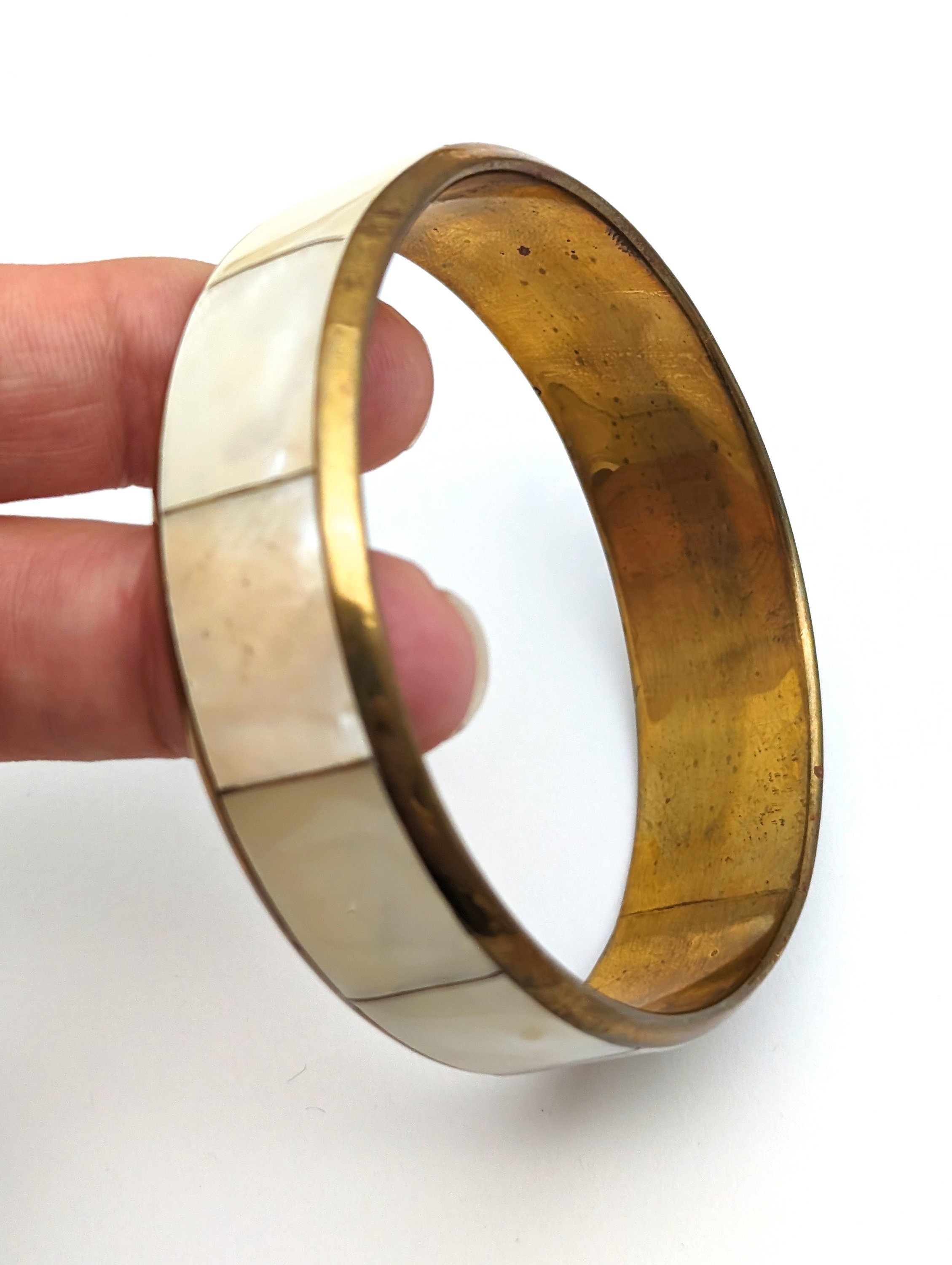 Vintage Brass Bangle Mother of Pearl Inlay, Brass Bracelet With Shell Inlay, Mother of Pearl Jewelry - Etsy Vintage Brass Bangle Mother of Pearl Inlay, Brass Bracelet With Shell Inlay, Mother of Pearl Jewelry - Etsy