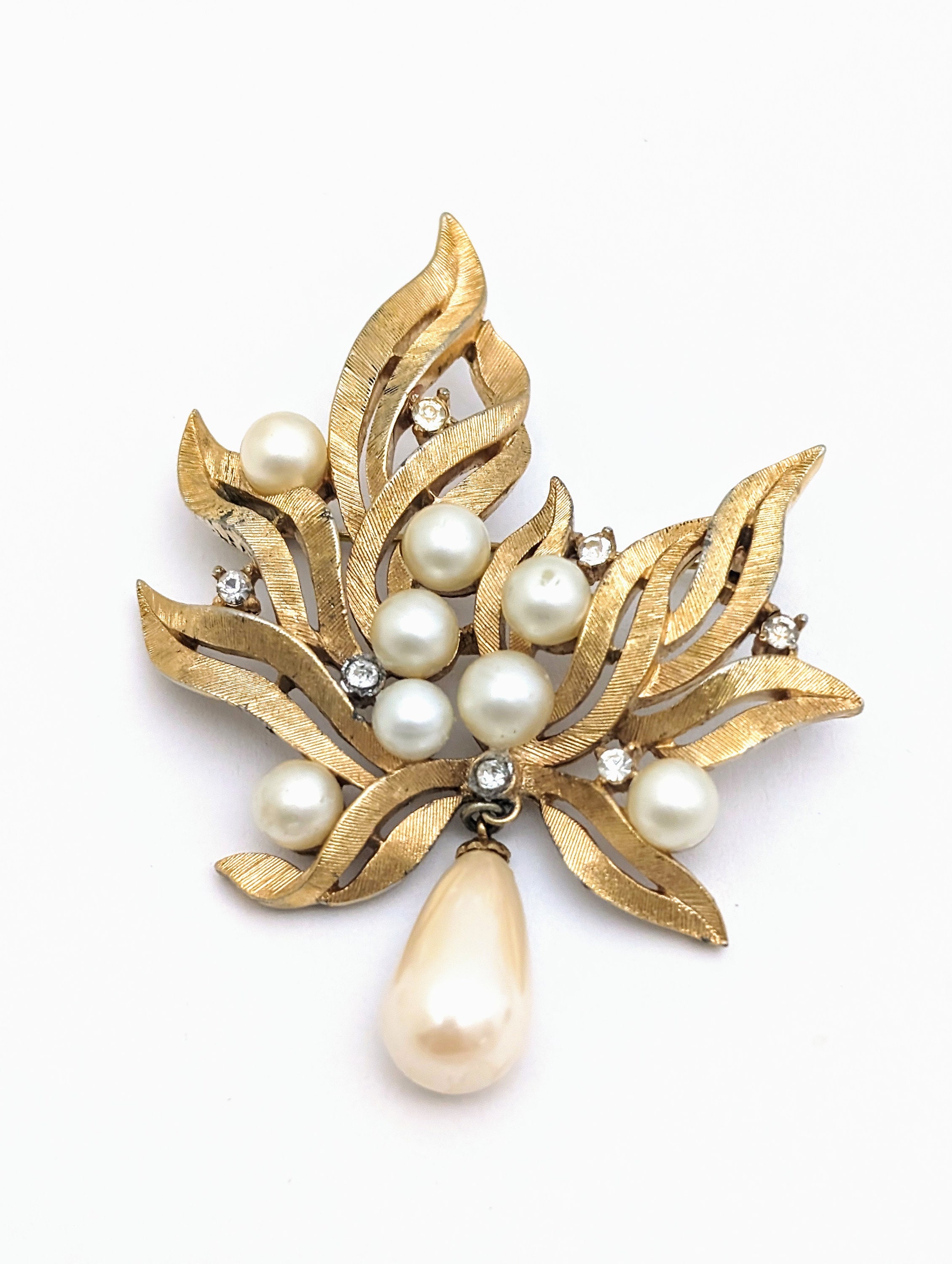 Vintage Signed Crown Trifari Gold Tone Rhinestone Faux Pearl