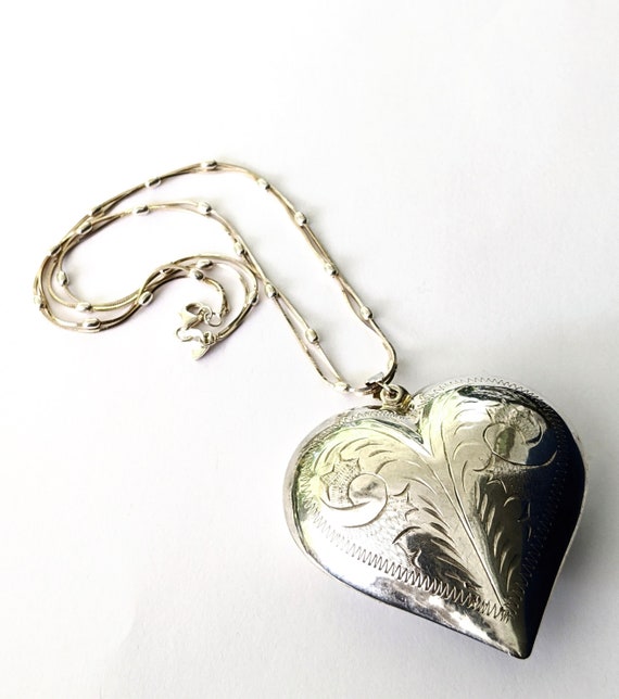 Details about / Vintage Sterling Silver Puffy Etched Heart Locket