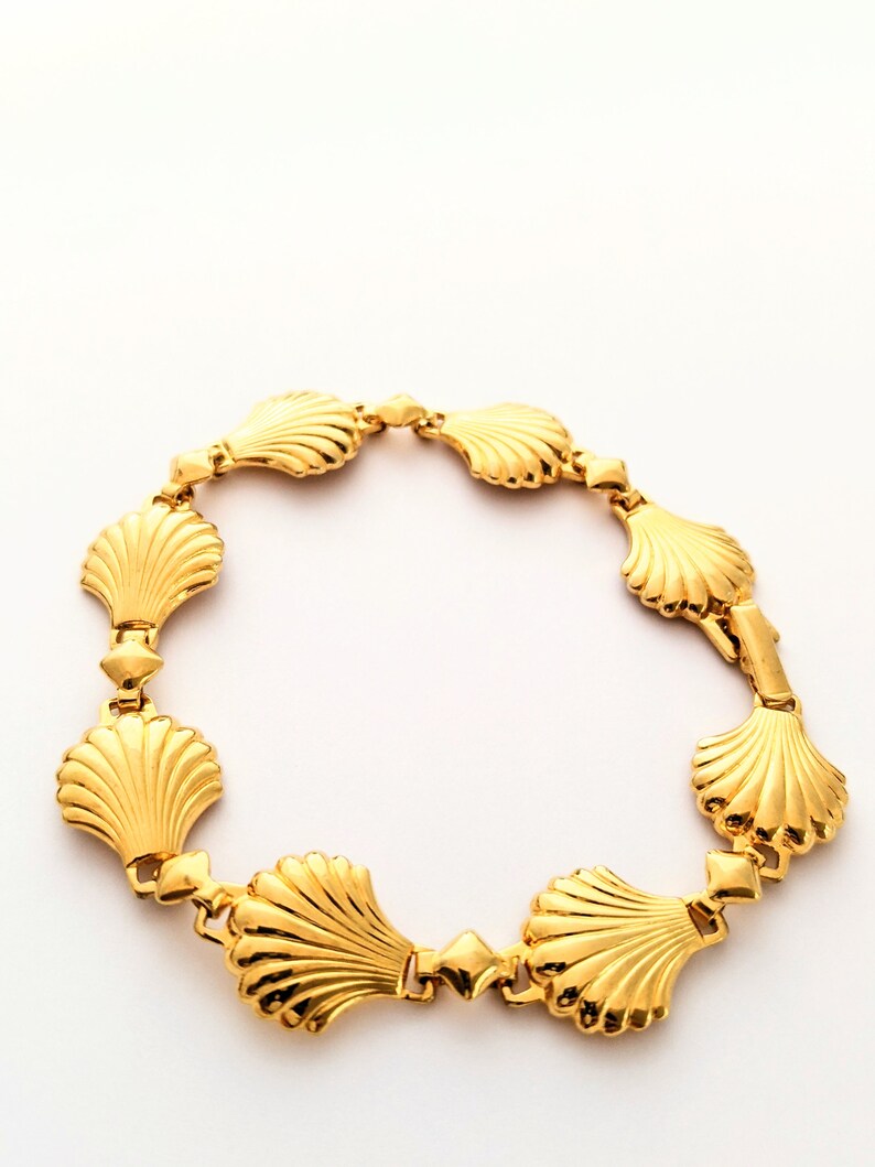 Vintage Avon Gold Tone Clam Shell Bracelet Gold Shell Link Etsy
