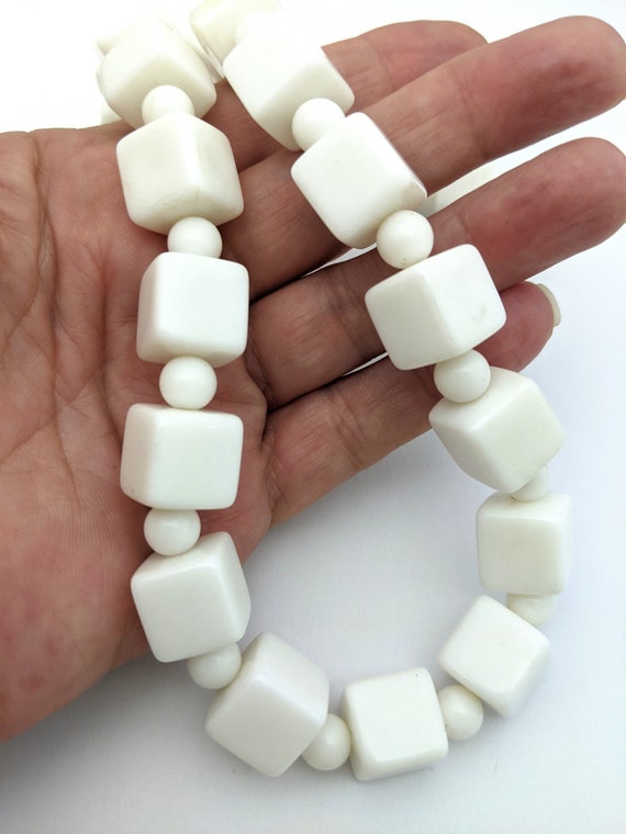 White Square And Round Bead Necklace, Vintage 18 … - image 5