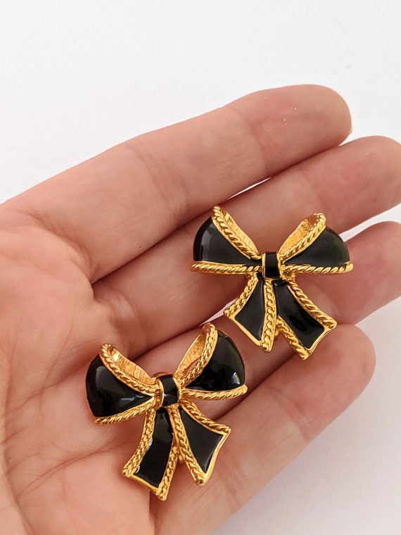 KJL Avon Jewelry Pendant Enhancer /& Earrings Statement Designer Jewelry Kenneth Jay Lane Black Bow Ribbon Enamel Jewelry Set