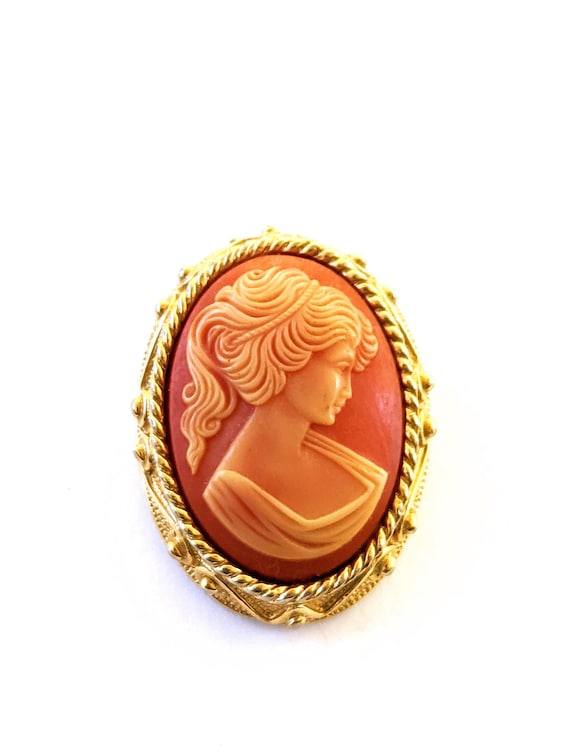 signed sarah coventry cameo - Gem