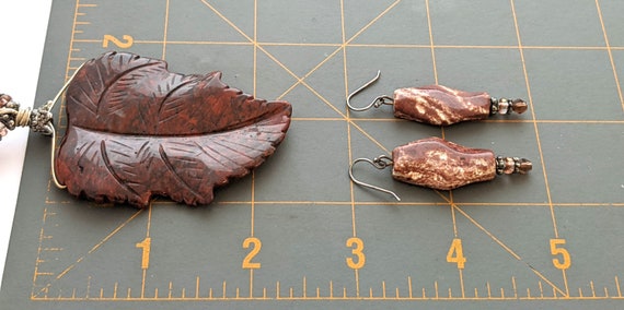 Carved Jasper Pendant Necklace Set, Natural Stone… - image 10