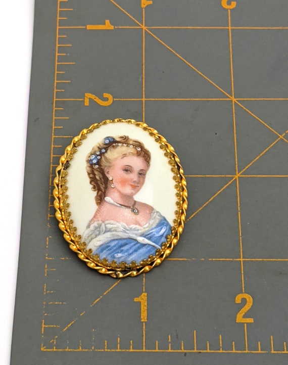 CADRE médaillon porcelaine de Limoges ancien scène galante