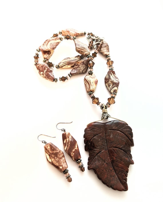 Carved Jasper Pendant Necklace Set, Natural Stone… - image 9
