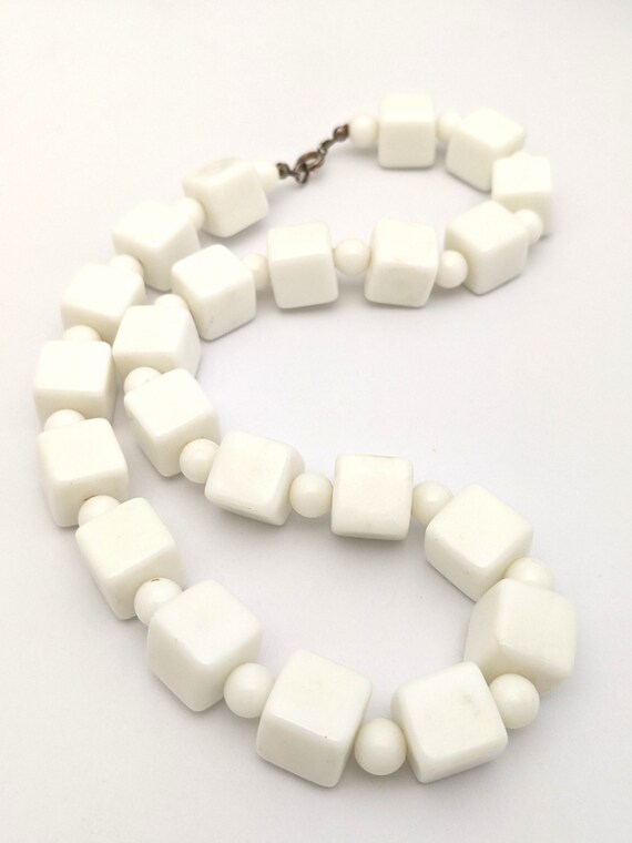 White Square And Round Bead Necklace, Vintage 18 … - image 3