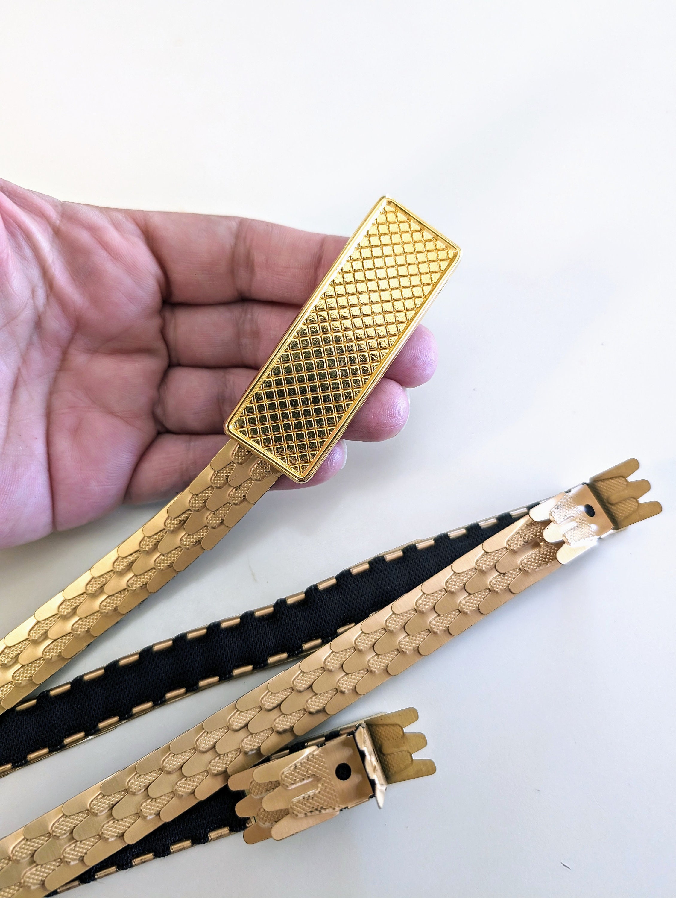 Serpentine Belt Gold Retro Fashion Elastic Stretch Metal Fish Scale Vintage 70s Fish Scale Elastic Belt, Vintage Gold Tone Thin  main image 4