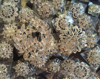 50 pcs Rhinestone Buttons Brooches Assortment Large Embellishment Set Pearl Crystal Wedding Brooch Bouquet US Seller BT548