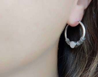 Aros Bali con mini nácar en plata de ley 925