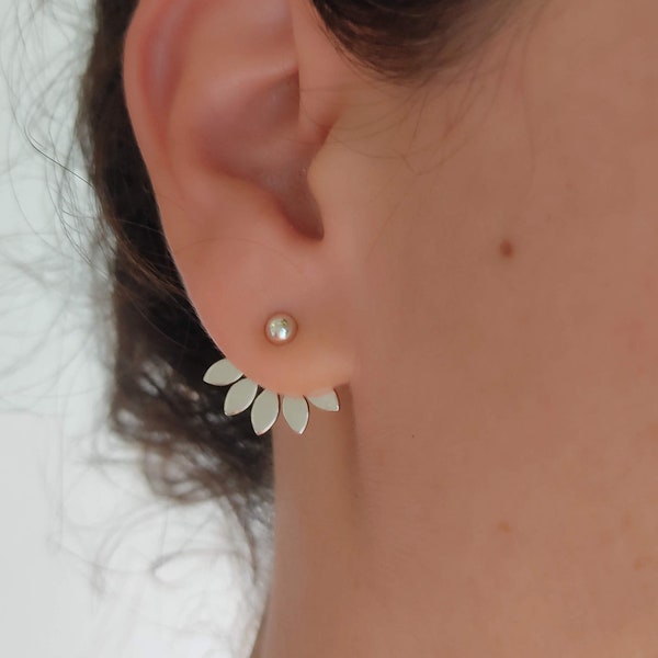 Daisy petals earring