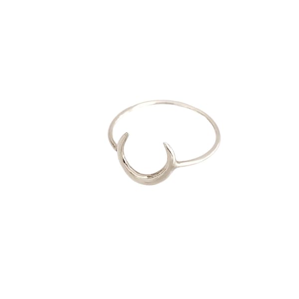 Inverted moon or horn ring in sterling silver