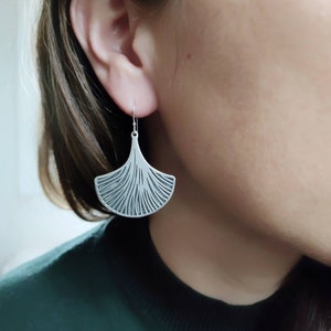 Långa örhängen/Stort silverginkgoblad/Natur/Hedniska örhängen/Boho smycken/Toppmoderna örhängen/Feminina örhängen/Gåva till kvinnor