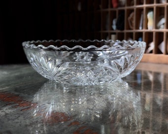 Vintage Anchor Hocking - Glass Salad Bowl / Prescut Clear, Pressed Star & Fan, 7” Medium-Sized Bowl / Pressed Glass Decorative MCM Glassware