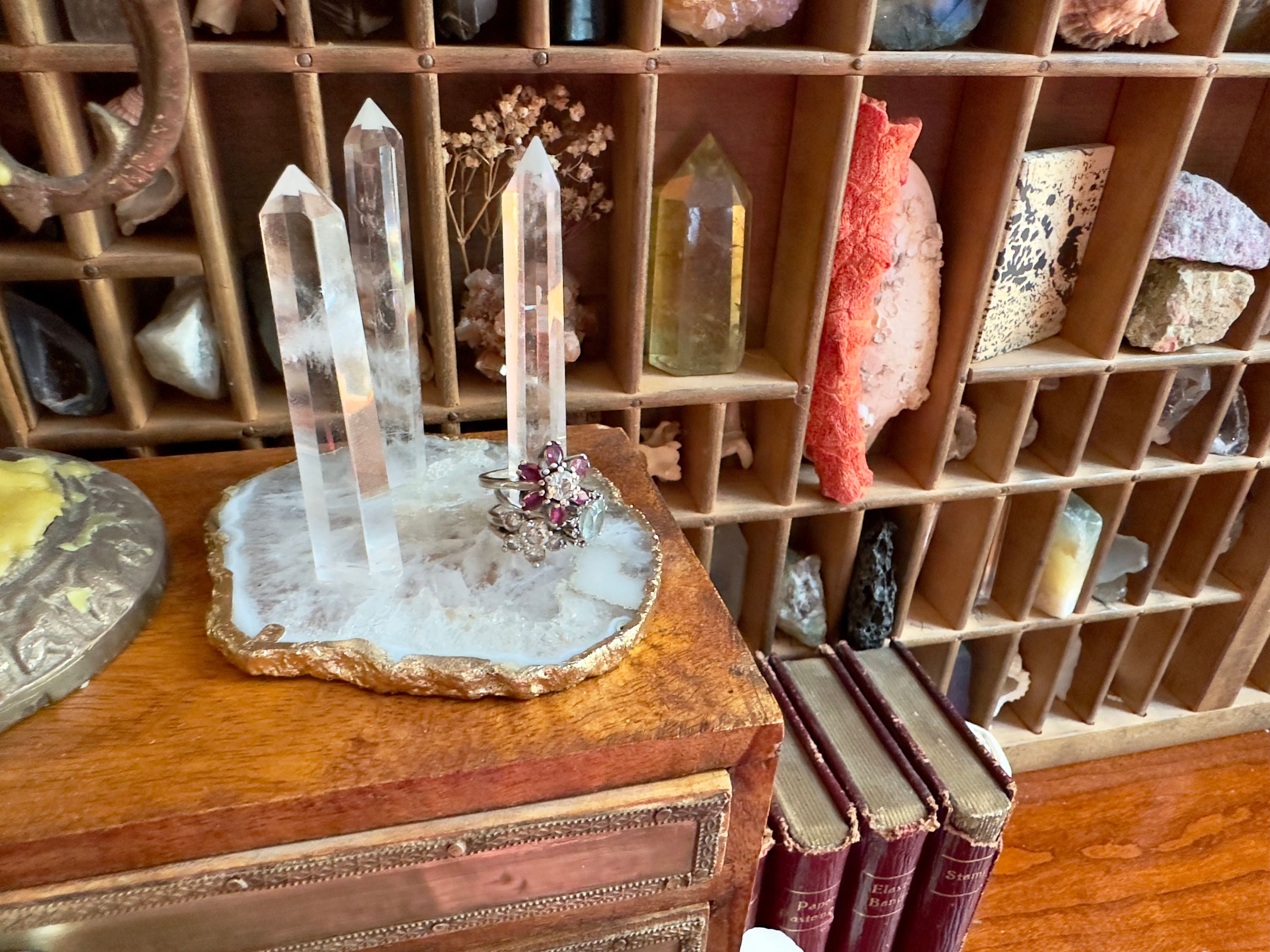 Ring Holder Quartz Points on Gold Edged Agate Slice Crystal