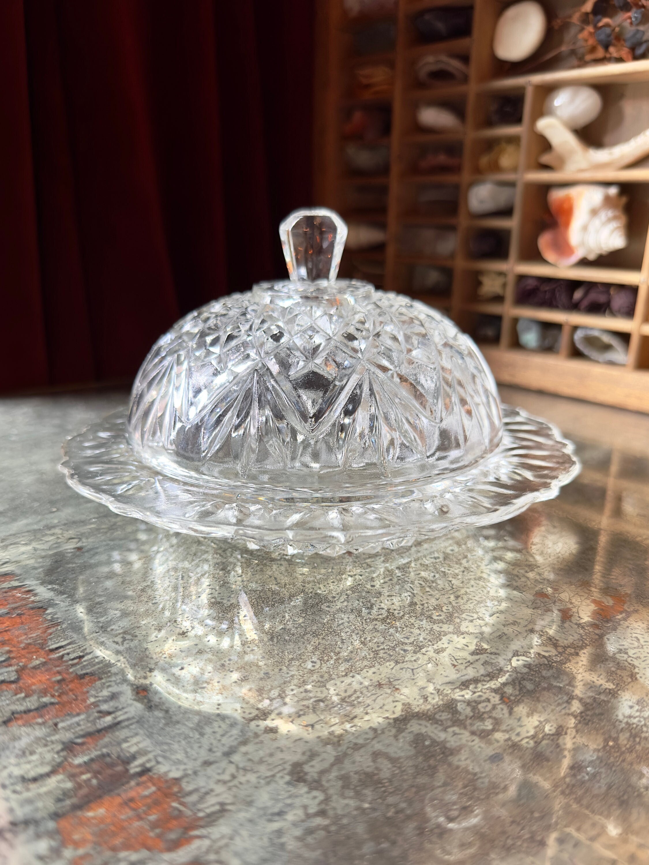 Round Vintage Glass Dish With Lid / Anchor Hocking, Prescut, Clear 