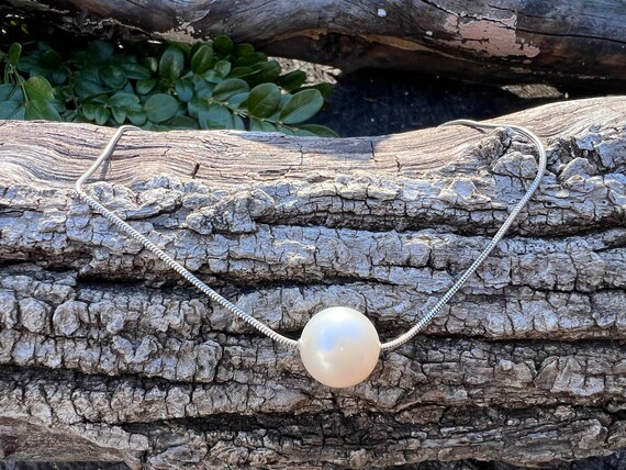 Pearl Necklace Platinum and Pearl Necklace Solitaire Pearl