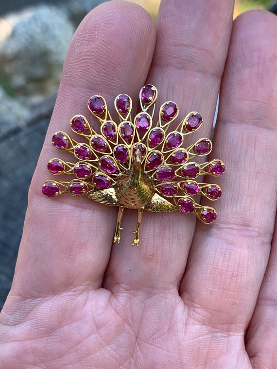 グロッセ　孔雀デザインの金色ブローチ グロッセ 孔雀デザインの金色ブローチ グロッセ 孔雀デザインの