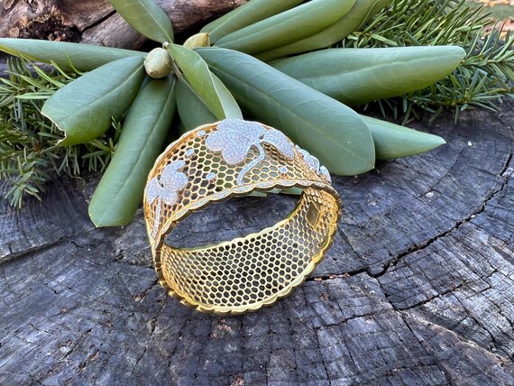 18k Gold Diamond Flower Bangle Bracelet: Avant Ga… - image 4