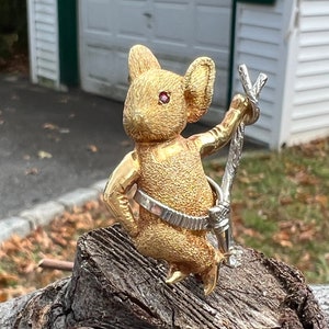 Yellow Gold Mouse Brooch, Cute Mouse Brooch, Gold Mouse,  Mouse Pin, Mouse Brooch