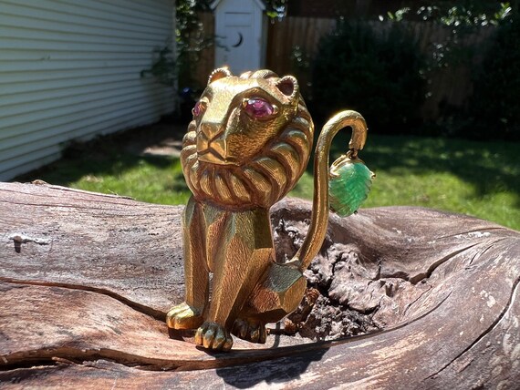 Lion Brooch, Gold Lion, Emerald Lion, Gold Lion P… - image 1