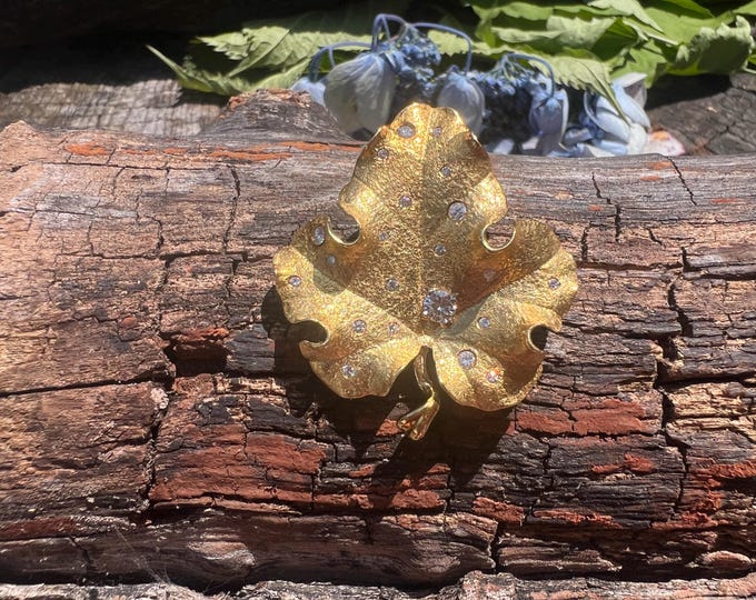 Maple Leaf Diamond Pin, Gold Leaf Brooch, Maple Leaf Brooch, Gold Maple Leaf