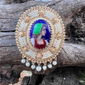 Vintage Portrait Pendant, Enamel Portrait Pendant,  Pearl Portrait Pendant