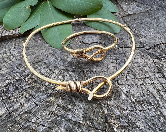 Hook and Eye Choker, Hook and Eye Bangle, 18K Gold Omega Choker