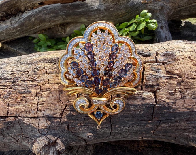 Vintage 18K Yellow Gold Diamond and Sapphire Brooch