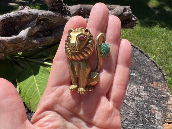 Lion Brooch, Gold Lion, Emerald Lion, Gold Lion P… - image 3