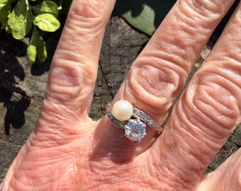 1930s 14k White Gold Toi et Moi Diamond and Pearl Ring, Moi Et Toi Ring,  Alternative Engagement Ring, ByPas Ring