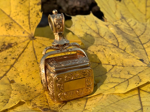 Victorian Gold Fob, Victorian Gold Locket, Victori