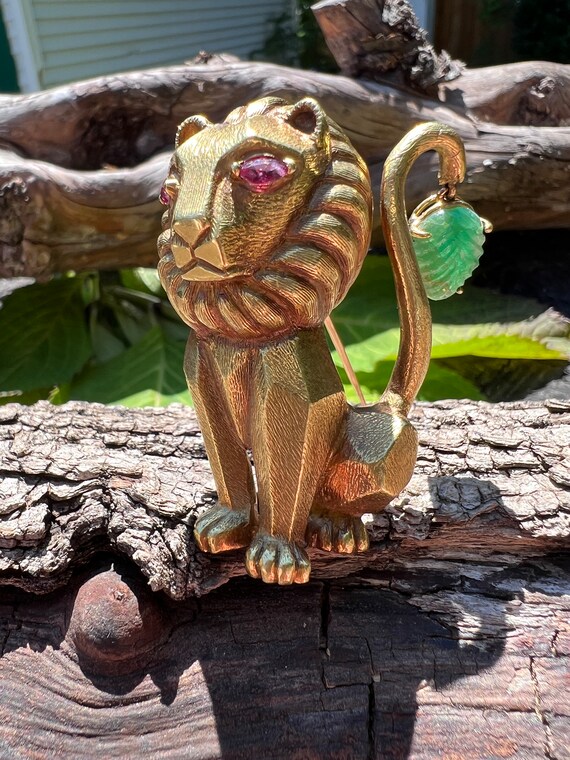 Lion Brooch, Gold Lion, Emerald Lion, Gold Lion P… - image 2