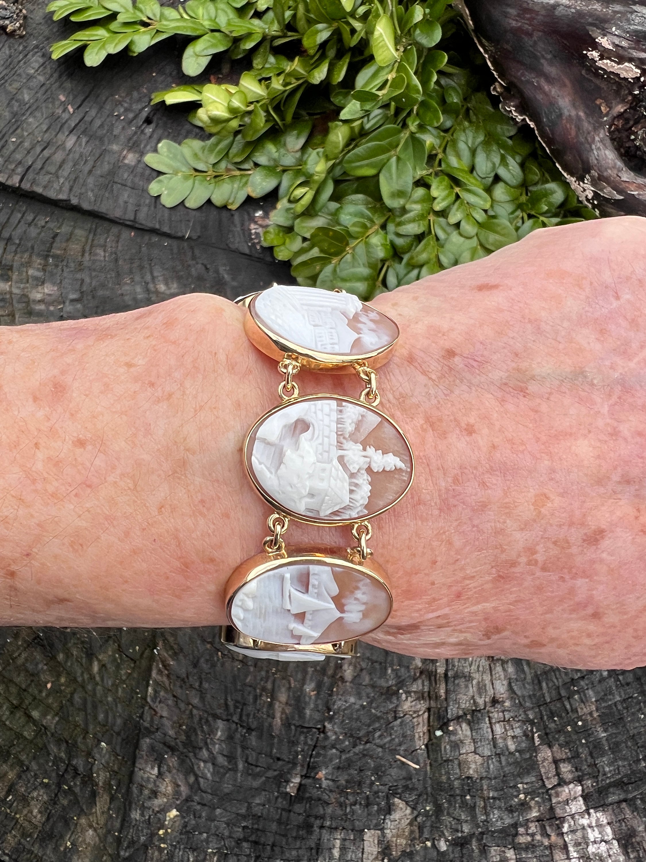 Gold Cameo Bracelet, Vintage Cameo Bracelet, Cameo Bracelet