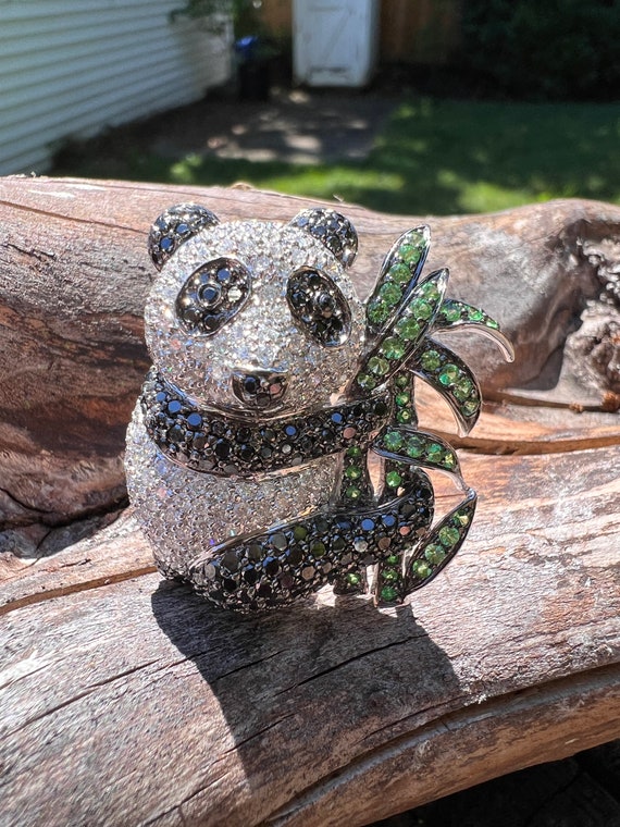 Vintage panda pin - - Gem