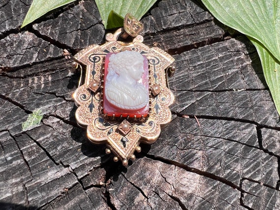 Victorian Cameo, Agate Cameo, Victorian Locket, Cameo Locket, Antique Gold Cameo, Cameo Pendant