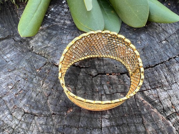 18k Gold Diamond Flower Bangle Bracelet: Avant Ga… - image 3