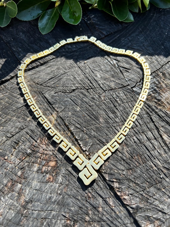 V Shape Gold Necklace, Gucci Link Nekclace, Yello… - image 1