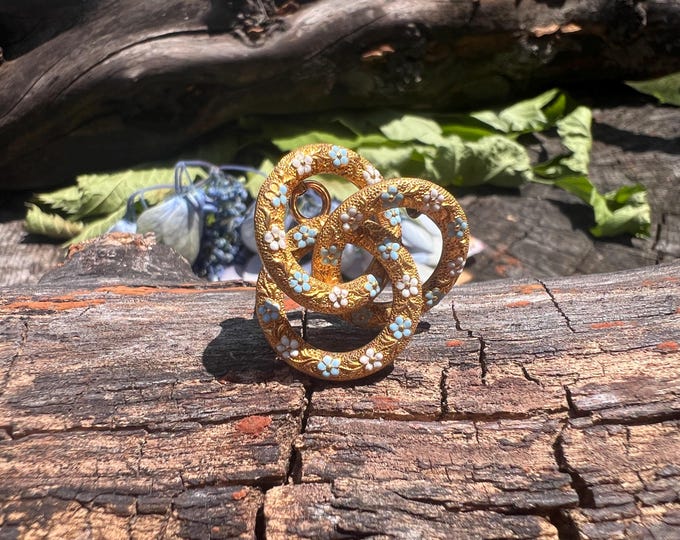 Floral Enamel Pin,  Enamel Flower Pin, Gold Knot Brooch,  Enamel Knot Pin, Victorian Brooch