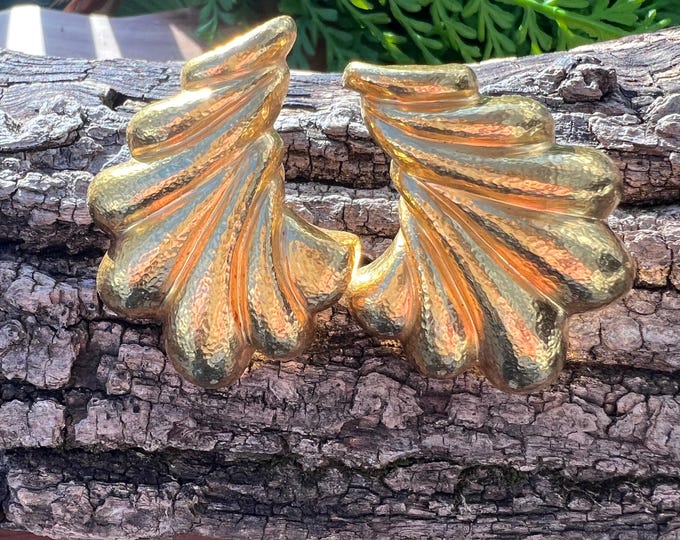 Large 22K Yellow Gold Shell Earrings