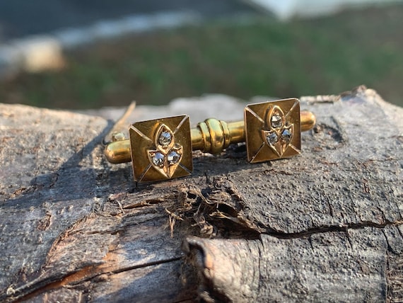 Antique on sale gold pin