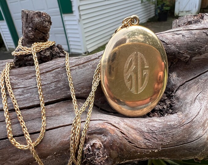 Gold Oval Locket, Oval Gold Locket, Yellow Gold Locket, Engraved Locket