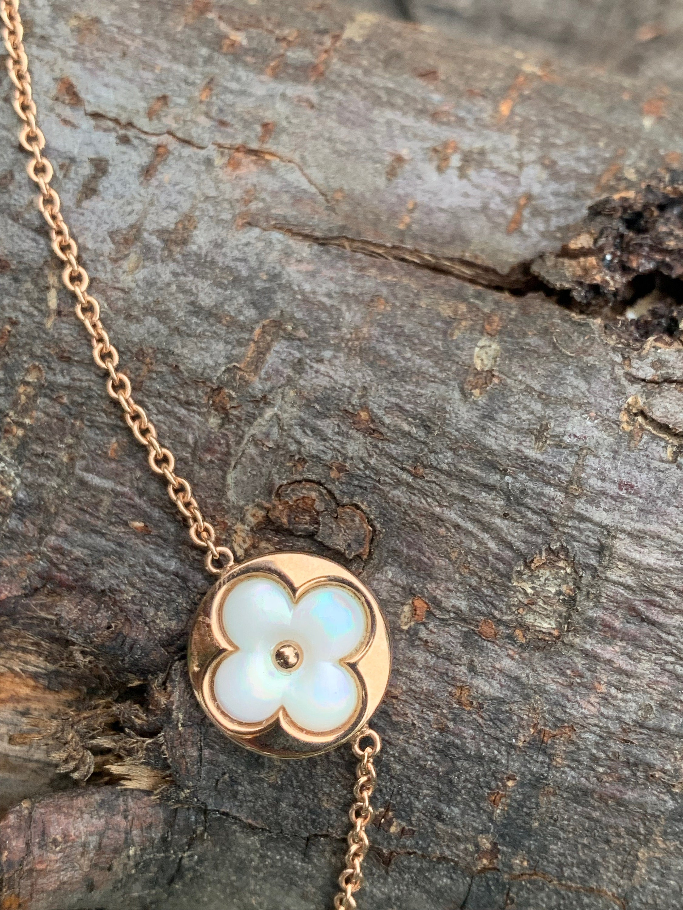 Color Blossom Sun Pendant Louis Vuitton Pendant Clover 