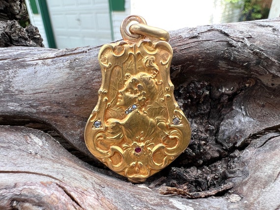 Art Nouveau Locket, Antique Locket, Gold Lady Pen… - image 1